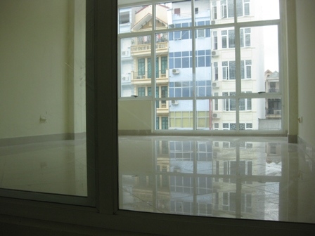 Cho thuê văn phòng tầng 4 số nhà 146 mặt phố Vũ Phạm Hàm