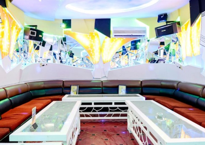 VIP - Bán nhà số 16 Cộng Hòa (Karaoke Nice) 2 MT, ngay vòng xoay Lăng Cha Cả
