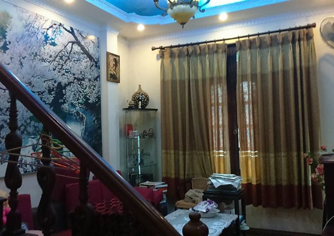 Gia đình cần bán nhà số 1 ngõ 259 Trích Sài