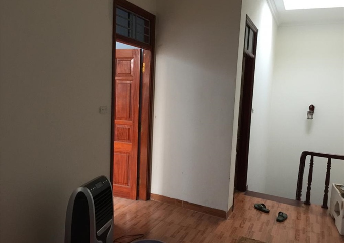 Chính chủ bán nhà số ngõ 1008 đường Láng dt 53.5m2 X 3,5 tầng, giá 4 tỷ. Liên hệ 0963.32.0000