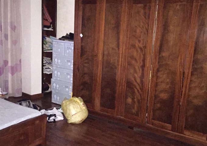 Chính chủ bán nhà số ngõ 1008 đường Láng dt 53.5m2 X 3,5 tầng, giá 4 tỷ. Liên hệ 0963.32.0000