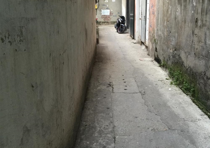 Chính chủ bán nhà số ngõ 1008 đường Láng dt 53.5m2 X 3,5 tầng, giá 4 tỷ. Liên hệ 0963.32.0000