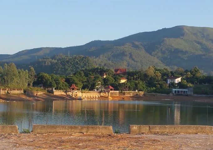 Gia đình bán lô đất thổ cư 7000m2 cạnh Hồ Đồng Chanh, xã Nhuận Trạch, huyện Lương Sơn tỉnh Hòa Bình