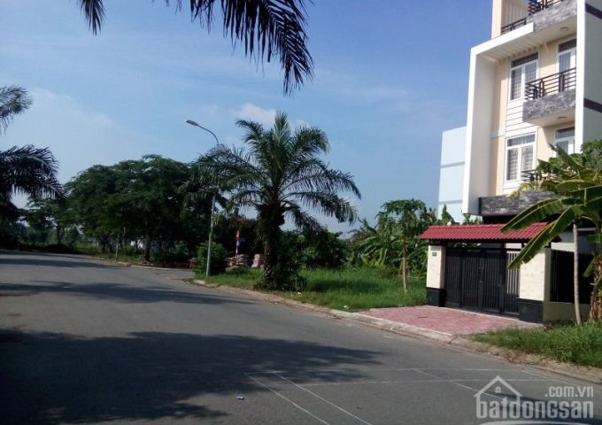 Bán đất KDC 13E Intresco DT 140m2 ngay trục đường chính Số 4 đối diện chung cư Terra Rosa, giá rẻ 