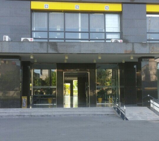 Cần bán gấp căn hộ Charm Plaza và nội thất sang trọng còn mới, 3 phòng ngủ, 72m2, giá tốt