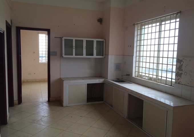 Chính chủ bán gấp căn hộ chung cư A15 ngõ 66 Kim Giang cách Ngã Tư Sở 2km 80m2, căn góc, giá 22 tr