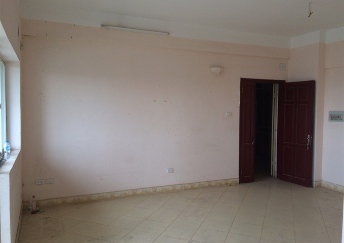 Chính chủ bán gấp căn hộ chung cư A15 ngõ 66 Kim Giang cách Ngã Tư Sở 2km 80m2, căn góc, giá 22 tr