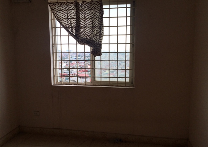 Chính chủ bán gấp căn hộ chung cư A15 ngõ 66 Kim Giang cách Ngã Tư Sở 2km 80m2, căn góc, giá 22 tr