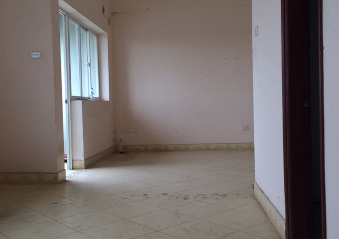 Chính chủ bán gấp căn hộ chung cư A15 ngõ 66 Kim Giang cách Ngã Tư Sở 2km 80m2, căn góc, giá 22 tr