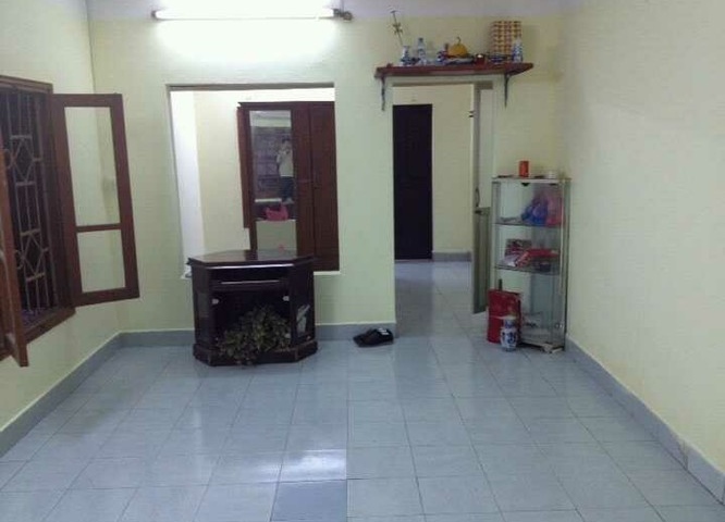 Cho thuê nhà tập thể C5 Giảng Võ, Ba Đình, Hà Nội. Gần ngay hồ Giảng Võ, 60m2, 3pn, giá 5tr/th