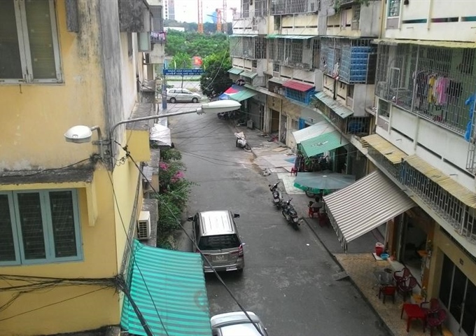 Bán gấp căn hộ lầu 1 CC 518 Võ Văn Kiệt, Q1 1.55 tỷ, nhà đẹp ngay trung tâm gần chợ, trường học