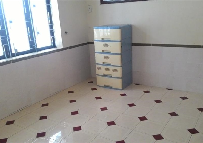 Bán gấp căn hộ lầu 1 CC 518 Võ Văn Kiệt, Q1 1.55 tỷ, nhà đẹp ngay trung tâm gần chợ, trường học