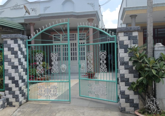 Bán gấp căn nhà cấp 4 giá rẻ tại Tân Thành, Bà Rịa Vũng Tàu. Gía: 750tr. Lh: 01228.02.85.80