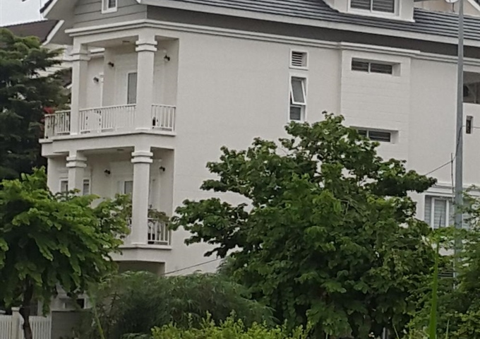 Bán đất biệt thự KDC Văn Lang, lô C14, hướng Đông Bắc đường 10m. Giá: 14.5tr. Liên hệ: 0938 990 296