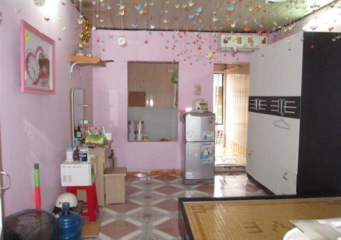 Bán nhà tập thể tầng 3 khu tập thể Đổng Quốc Bình, giá rẻ. LH: Ms Phương 0988218189