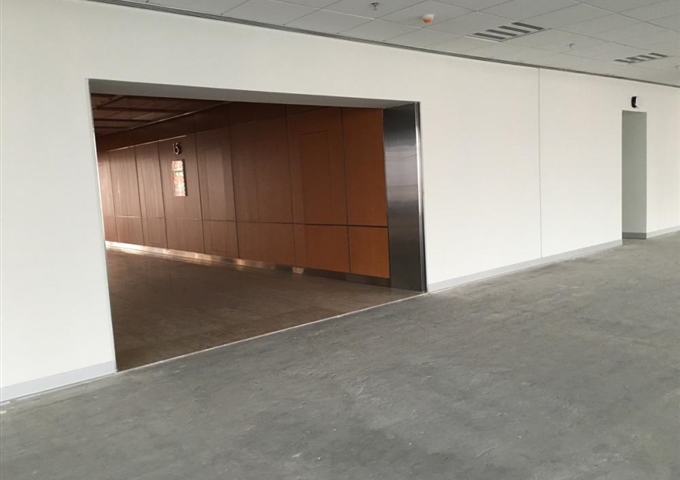 Mặt bằng văn phòng hạng A cho thuê lại. Tầng 17, tòa nhà Vietcombank Tower