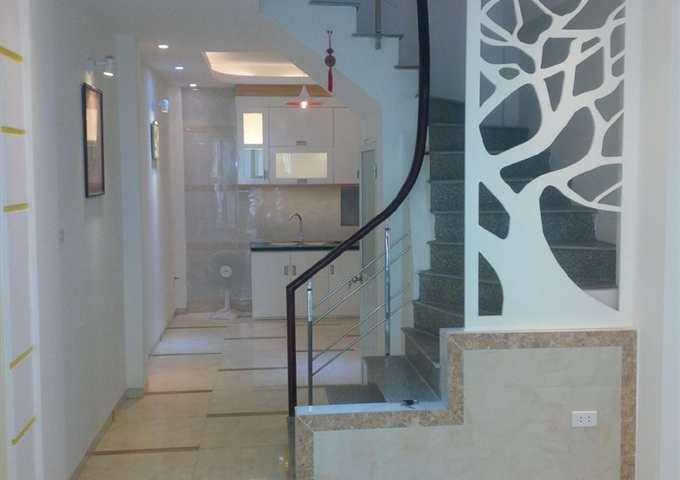 Bán nhà ngõ 140 Đông Thiên - Vĩnh Hưng - Hoàng Mai 38m2 5 phòng ngủ, giá 2,04 tỷ