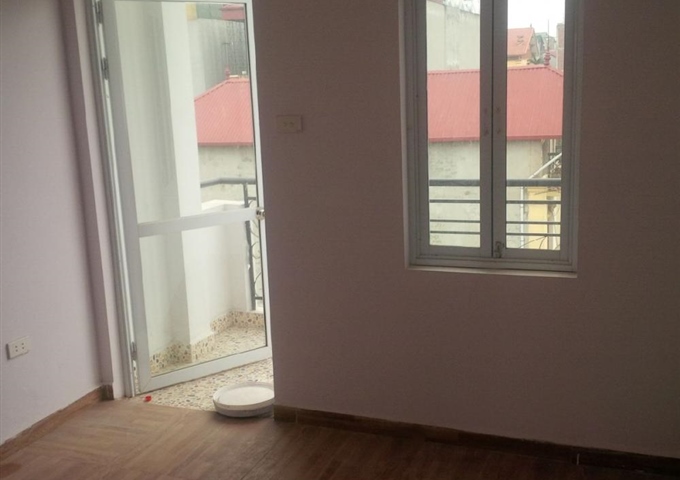 Bán nhà ngõ 140 Đông Thiên - Vĩnh Hưng - Hoàng Mai 38m2 5 phòng ngủ, giá 2,04 tỷ