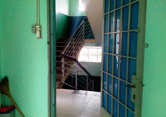 Bán căn hộ lầu 1 chung cư Thành Đạt