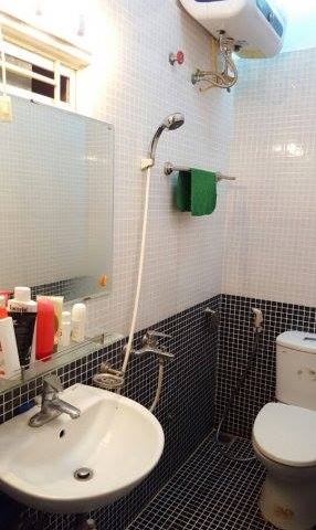 Bán nhà mặt ngõ 381 Bạch Mai, Hai Bà Trưng. 30m2x4T giá 2,85 tỷ. 0915988777