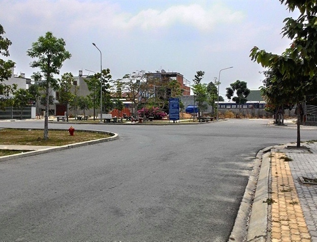 Bán gấp lô đất ngay ngã tư 550 Dĩ An, Bình Dương, LH 0968.0777.29