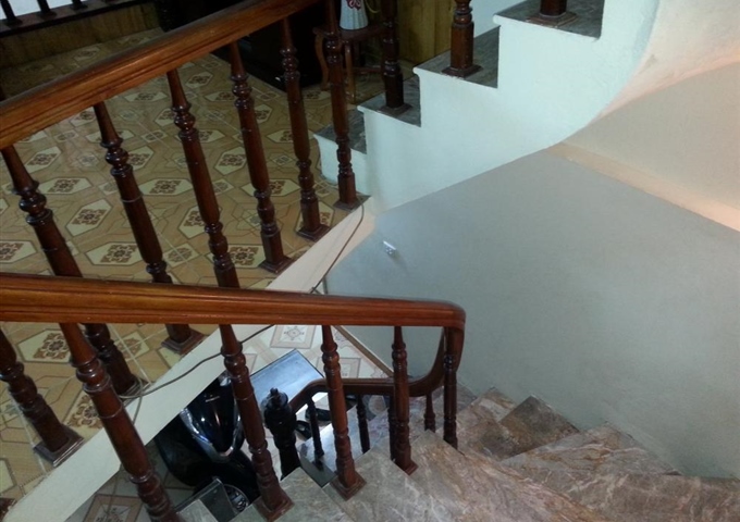 Nhà số 4 ngõ 165/52 phố Giáp Bát, cạnh chung cư Nam Đô, 28m2, xây 5 tầng, giá 1,7 tỷ. 0985727600