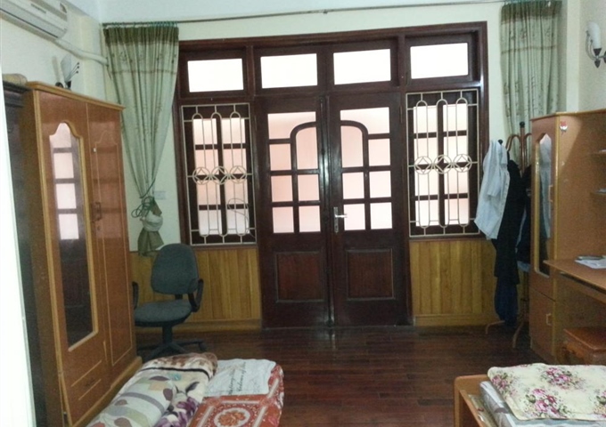 Nhà số 4 ngõ 165/52 phố Giáp Bát, cạnh chung cư Nam Đô, 28m2, xây 5 tầng, giá 1,7 tỷ. 0985727600