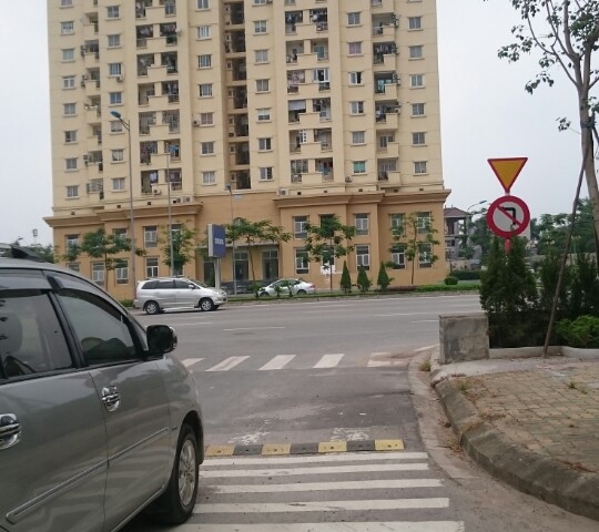 Cần bán BT D5, khu C, số 56 Vườn Đào, Lạc Long Quân, Võ Chí Công, Tây Hồ