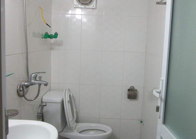 Cho thuê phòng trọ ngõ 184 Âu Cơ, gần chợ Tứ Liên. Liên hệ: 096 205 8576