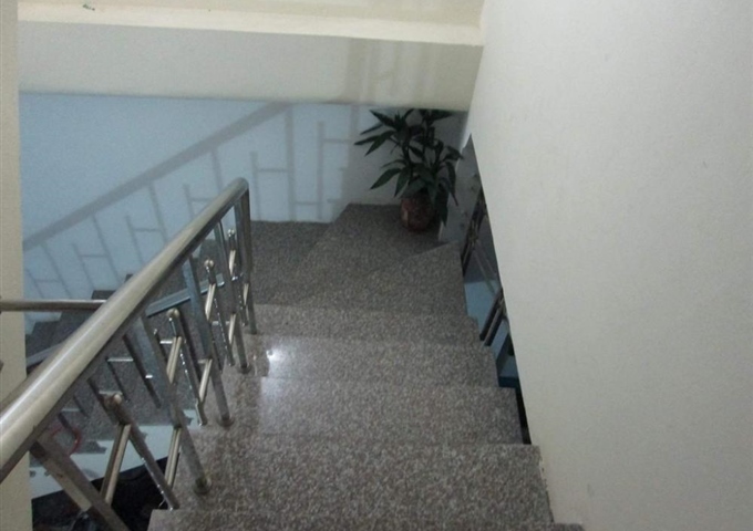 Cho thuê phòng trọ ngõ 184 Âu Cơ, gần chợ Tứ Liên. Liên hệ: 096 205 8576