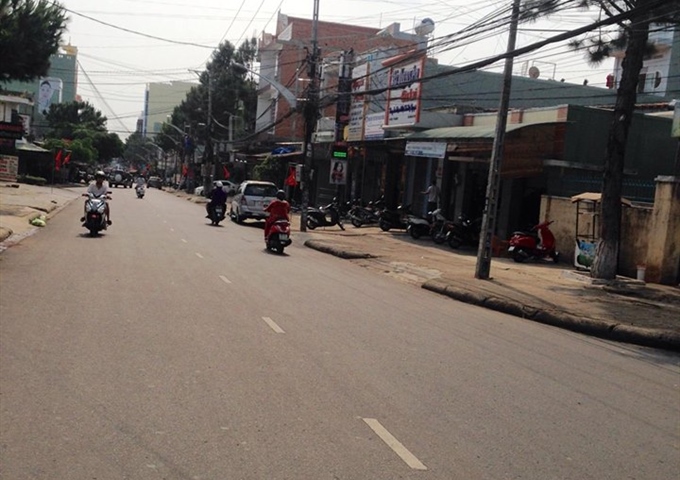 Bán gấp nhà MT 52 Wừu, Tp. Plei Ku, Gia Lai, 5,5x26, 1T 1L, 1 lửng, HGĐB. Giá 4,7 tỷ (TL)