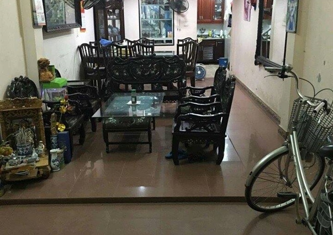 Cần bán nhà ngõ 132 Khương Trung DT: 50m2 x 3 tầng, MT 4m, vị trí đẹp tiện kinh doanh