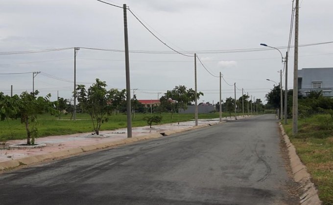 Lô đất mặt tiền Tỉnh Lộ 832, gần khu công nghiệp và chợ Nhựt Chánh. Liên hệ 0936 938 565