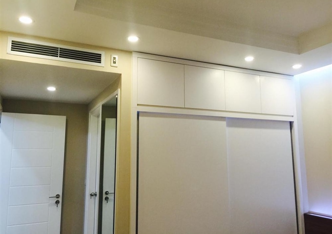 Bán nhà ngõ 260 Đội Cấn, 60m2 x 5 tầng, mặt tiền 5m, ô tô đỗ cửa, giá 9.2 tỷ