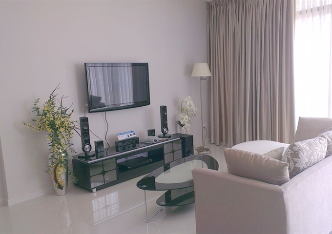 Căn hộ 328 Võ Văn Kiệt, P. Cô Giang, Q1. Thuộc dự án Central Garden. Liên hệ: Ngọc: 0912.557.890