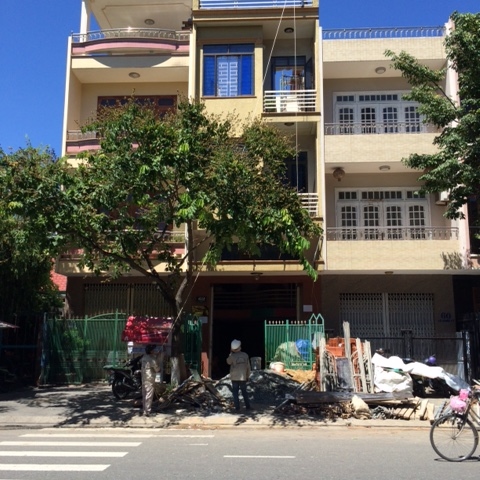 Cho thuê nhà nguyên căn số 62 Lê Đình Lý - Quận Thanh Khê - TP Đà Nẵng. Giá 28 triệu/tháng