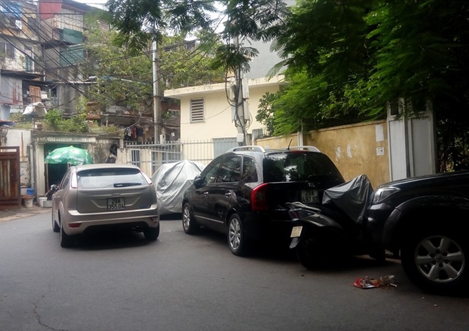 Cho thuê căn hộ tập thể D4 Giảng Võ, Trần Huy Liệu, Quận Ba Đình, HN. Sau tòa nhà D2, 100m2, 7tr/th