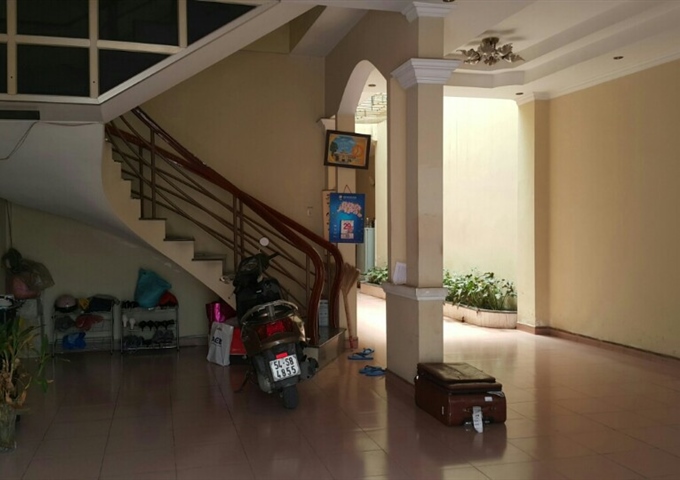 Vỡ nợ bán nhà 278/22 Nguyễn Xí, P13. DT: 5,8x20m, CN 119m2. Trệt 2 lầu. 3,9 tỷ