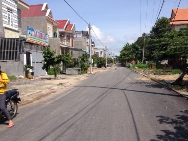 Cần bán gấp đất sổ hồng thổ cư 100%, đường Đồng Khởi nối dài TP. Biên Hòa. Hộ trở trả góp 3tr/tháng