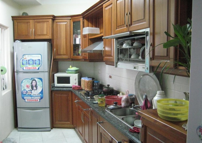 Chính chủ cần bán căn vòm penthouse 176m2, sửa chữa đẹp, kèm nội thất, CT4 Mỹ Đình Sudico. Miễn TG