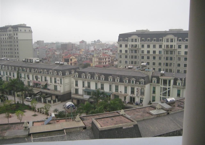 Chính chủ cần bán căn vòm penthouse 176m2, sửa chữa đẹp, kèm nội thất, CT4 Mỹ Đình Sudico. Miễn TG