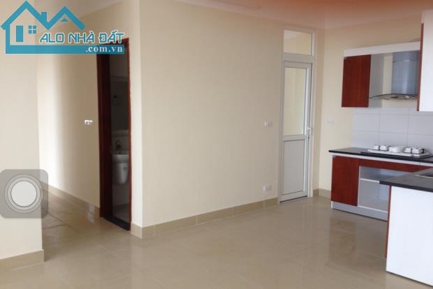 Bán căn hộ chung cư 257 Giải Phóng, chung cư Hòa Phát, tầng đẹp 93 m2, 3 PN, giá 3 tỷ