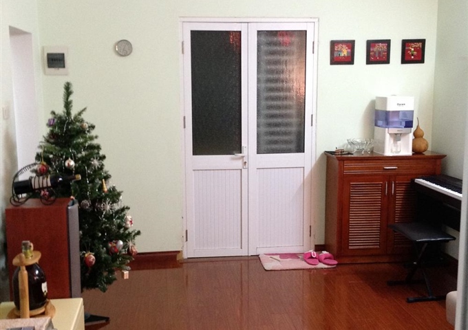 Cần bán căn hộ 405 C3 Quỳnh Mai, phố Quỳnh Lôi, quận HBT, HN, liên hệ chị Phương: 0904163488