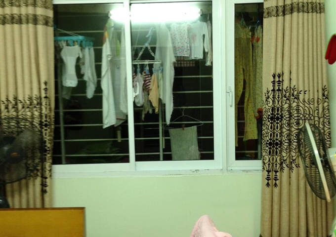 Cần bán căn hộ 405 C3 Quỳnh Mai, phố Quỳnh Lôi, quận HBT, HN, liên hệ chị Phương: 0904163488