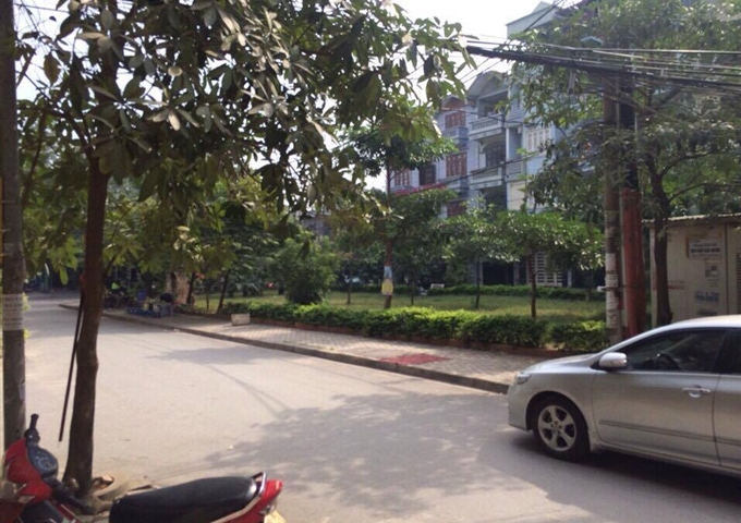 Cần cho thuê nhà 5 tầng tại KĐT Đại Kim, gần hồ Linh Đàm, có chỗ để xe oto