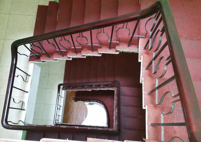 Cho thuê nhà 113 Nguyễn Thái Bình, Quận 1. DT: 356m2. 5 tầng. Giá 60tr/tháng. LH: 0909896883