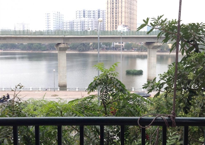 CC bán nhà mp Hoàng Cầu, view hồ, dt: 55 m2, mt: 4,2m, vuông vắn, giá: 17,9 tỷ, LHCC: 0904243398