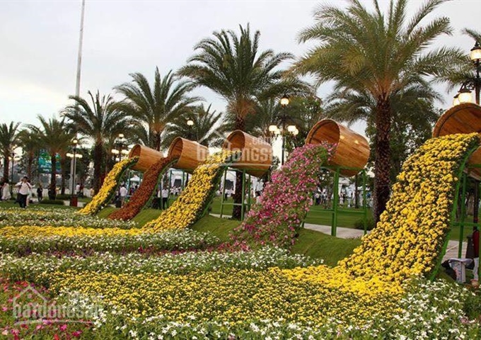 Bán căn Landmark Plus 2PN giá 3 tỷ 850 view nội khu và quận 2