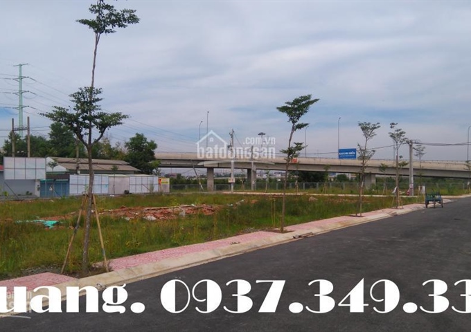Bán gấp lô đất 2 MT ngay vòng xoay Phú Hữu, Quận 9. LH: 0937.349.334