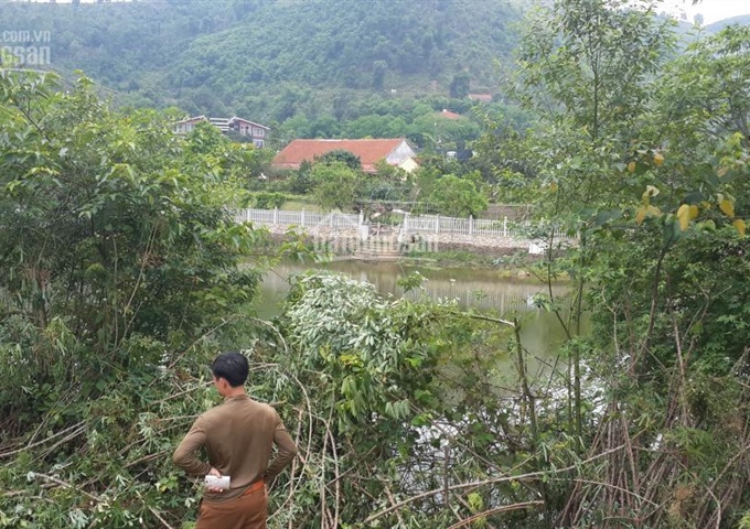 Bán 1700m2 đất mặt hồ Đá Dựng, trại mới Tiến Xuân, cách TT Hà Nội 30km